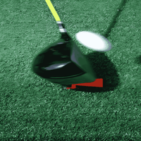 Range Tee JoBeLi på driving range-matta – perfekt för golfträning året runt