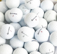 Närbild på TaylorMade Mix golfboll – blandning av olika TaylorMade-modeller med tourprestanda