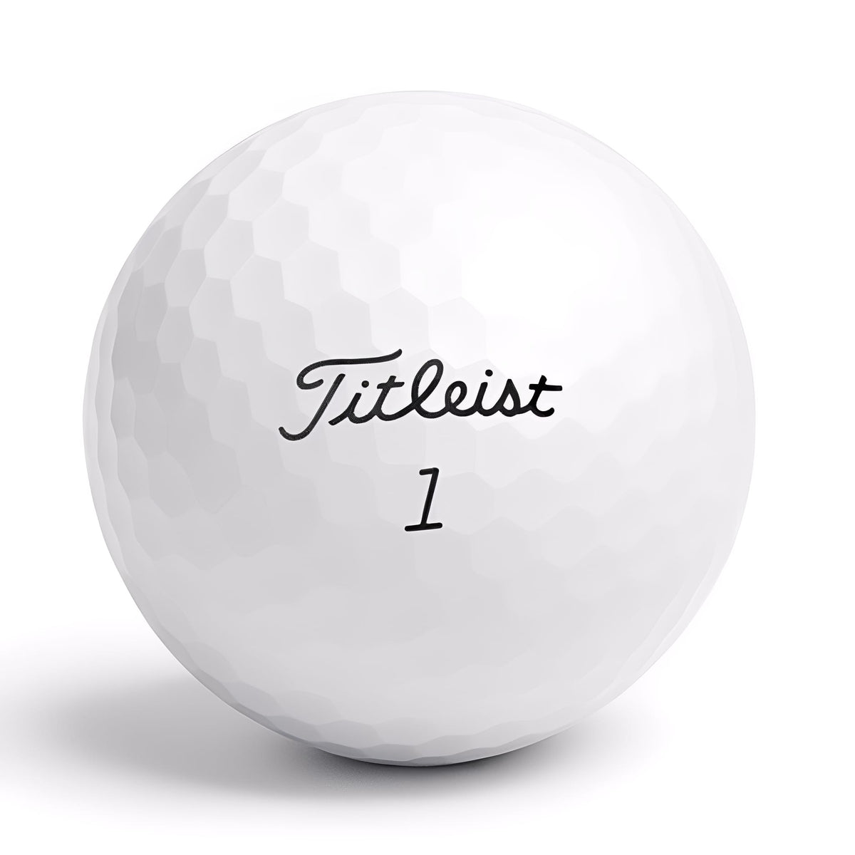 Närbild på Titleist golfboll med logga